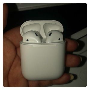 Like new authentic apple airpods.